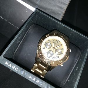 Marc Jacobs’s  gold watch